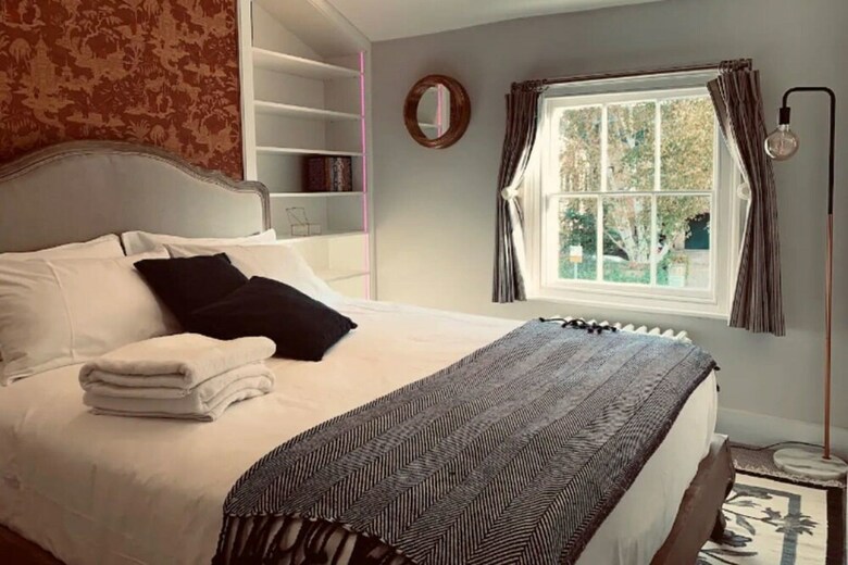The Midsummer Common - Modern & Spacious 2bdr House With Garden