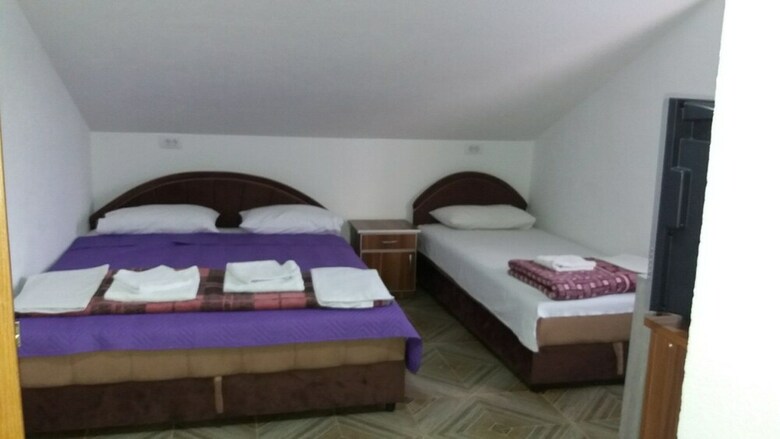 Apartamento Hotel Lovac, Triple Room