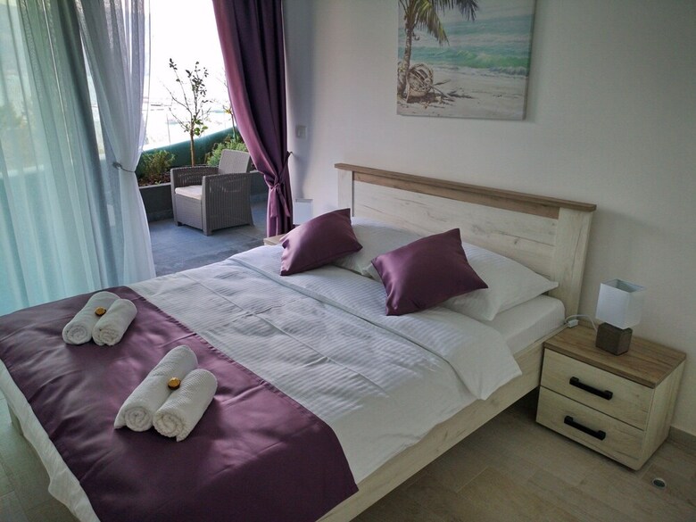 Lavander One Bedroom Apartment -29