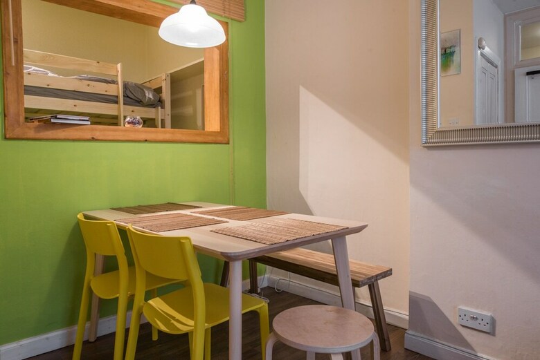 Edina � Bright City Centre Apartment