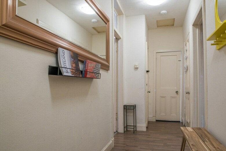 Edina � Bright City Centre Apartment