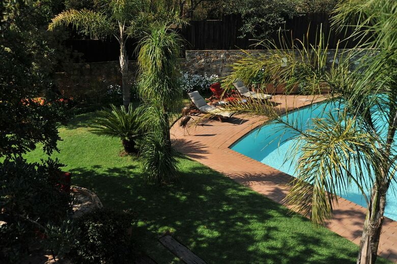 Hotel Claires Of Sandton