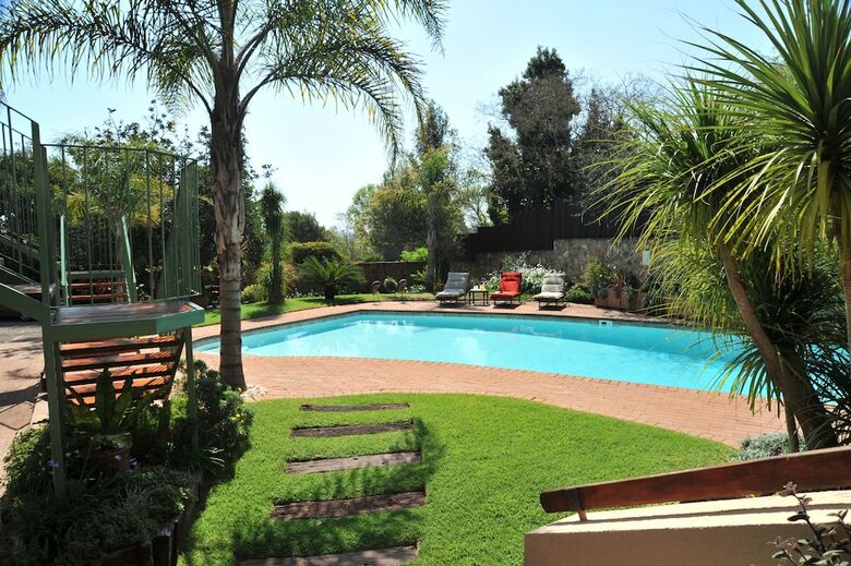 Hotel Claires Of Sandton
