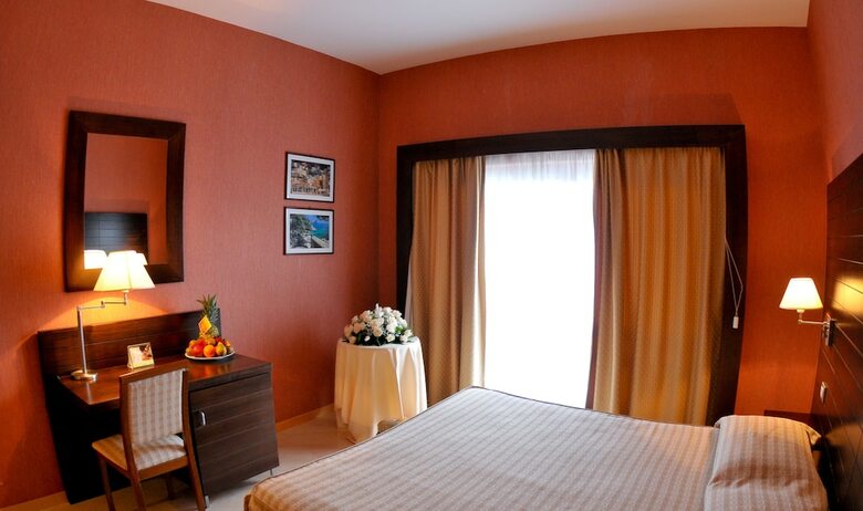 Hotel Diecimare