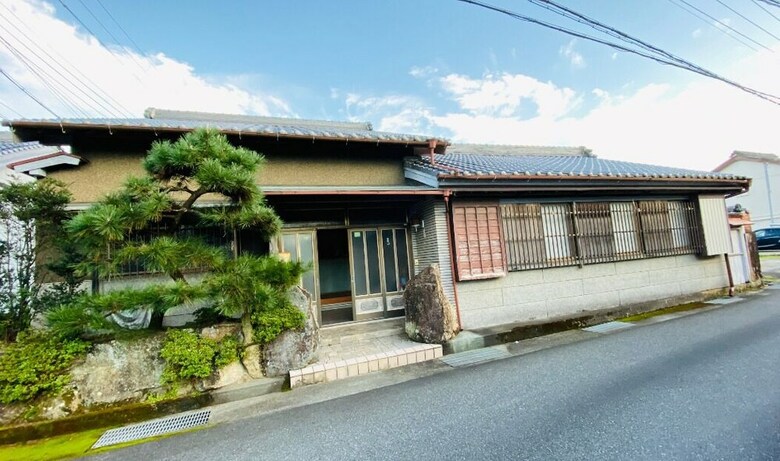 Japanese Old House By The Seaside