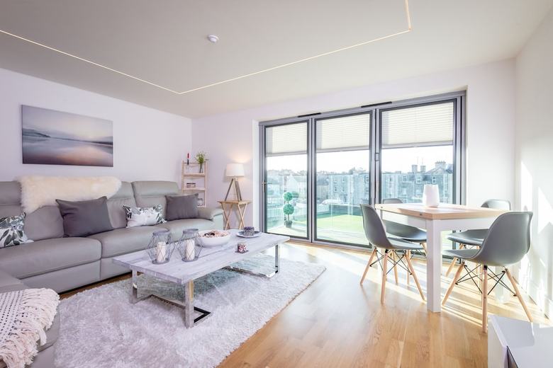 Luxury Balcony Apartment With Parking