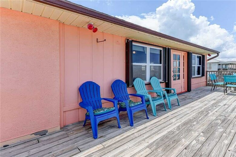 Dreamview, Beach Front, 3 Bedrooms, Wifi, Sleeps 10
