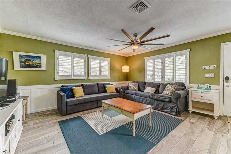Summertime Sanctuary, Private Pool, 3 Bedrooms, Sleeps 8