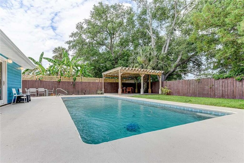 Summertime Sanctuary, Private Pool, 3 Bedrooms, Sleeps 8