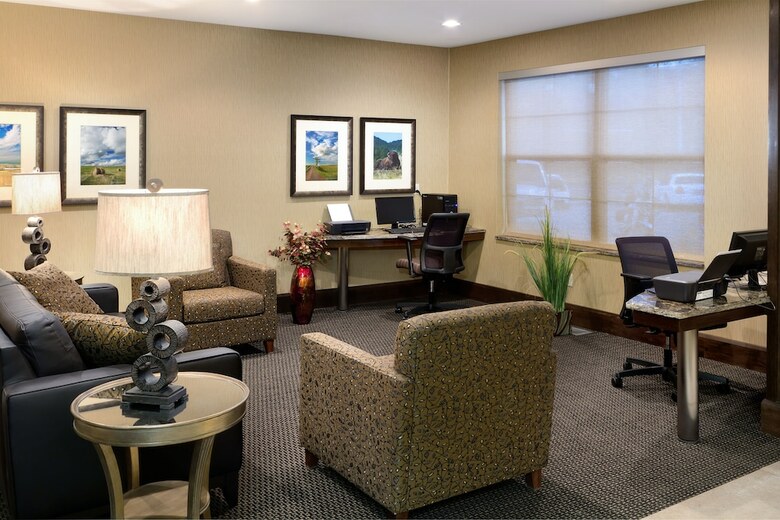 Clubhouse Hotel & Suites Pierre