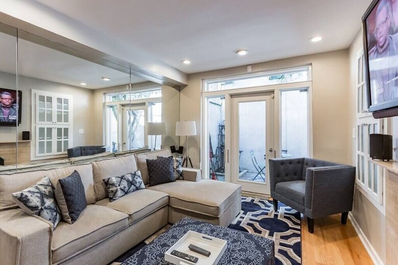 Villa 316 S Smedley