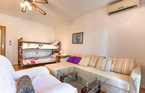 Apartments Mare