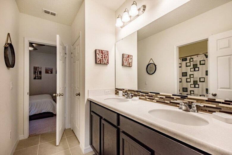 4 Bedroom 3 Bathroom Villa