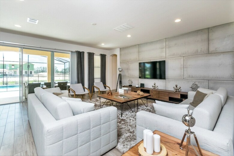 11 Bedroom 9.5 Bathroom 4792sq Foot Villa