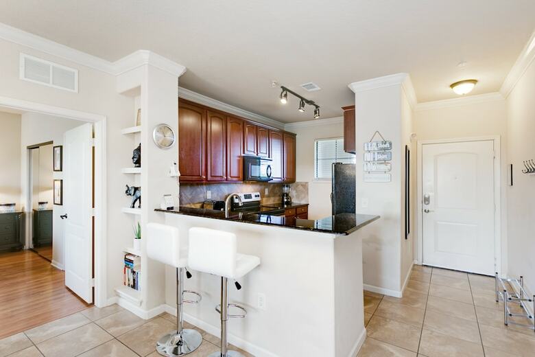 3 Bed 3 Bath Pool View High End Corner Condo