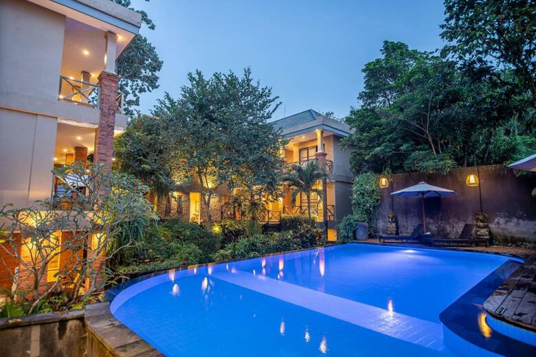 Hotel Merak Village