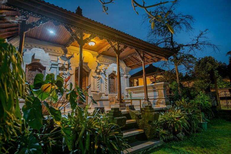 Hotel Merak Village