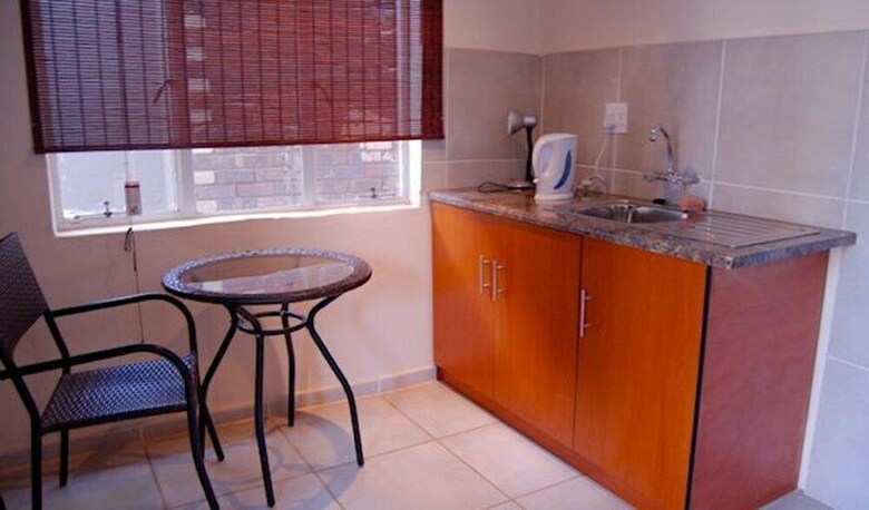 Hotel Nandi's Guesthouse