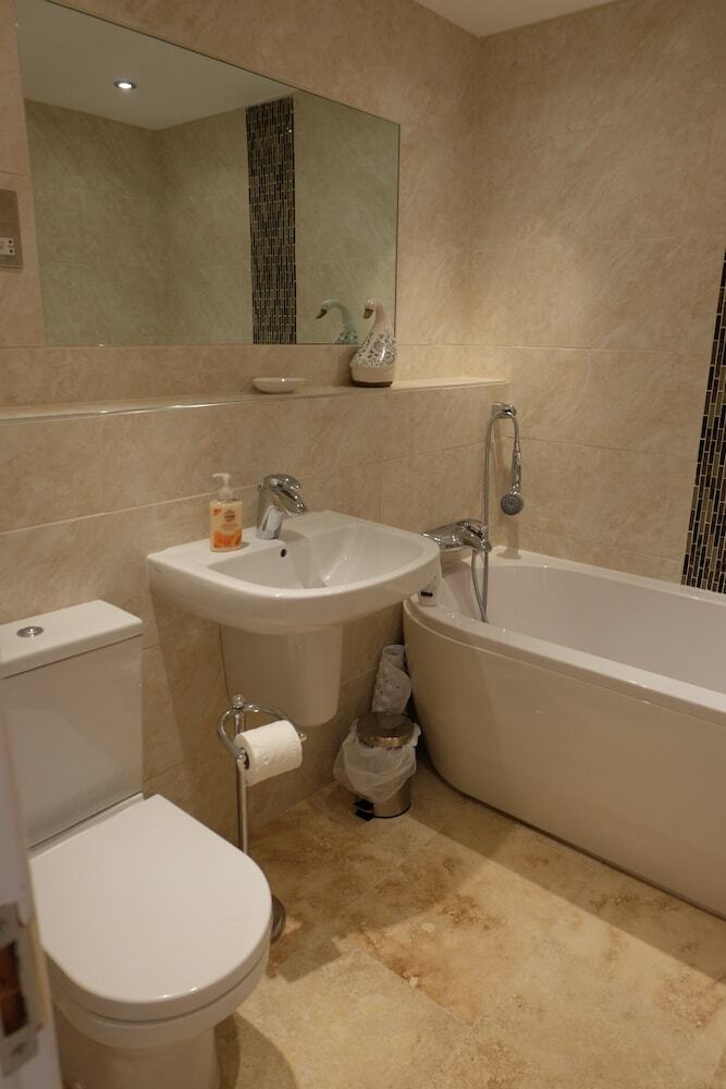 Residencia Oakridge, St Mellion, Cornwall + 2 Leisure Passes