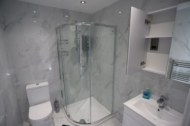 Apartamentos Nec Airport Shortstay