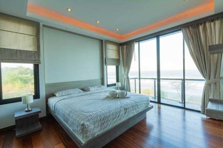Beach Front 4 Bedroom Pool Villa Rv