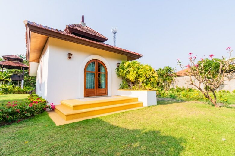 Beautiful 4 Bedroom Bali Style Villa S4