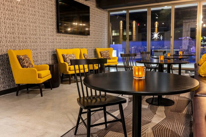 Hotel Aloft St. Louis Cortex