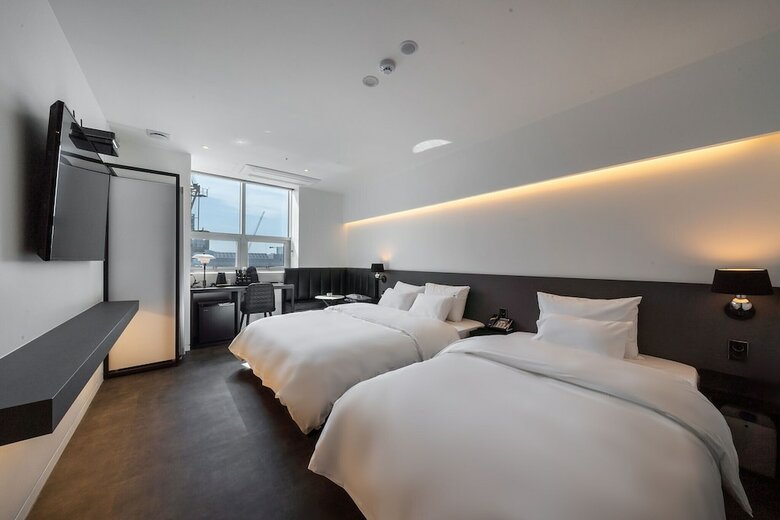 Gray Hotel