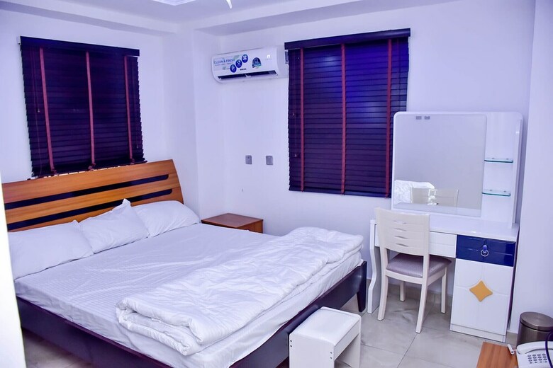 Thrivemax Hotel And Suites