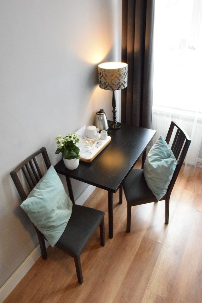 Posada Blooms Inn & Apartments
