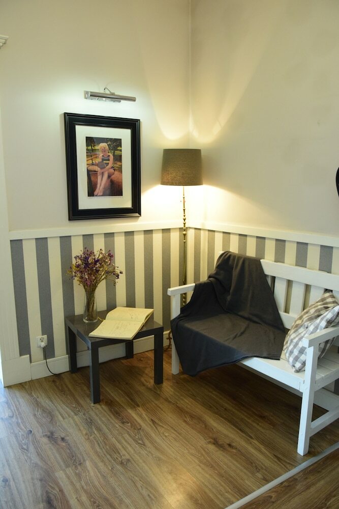 Posada Blooms Inn & Apartments