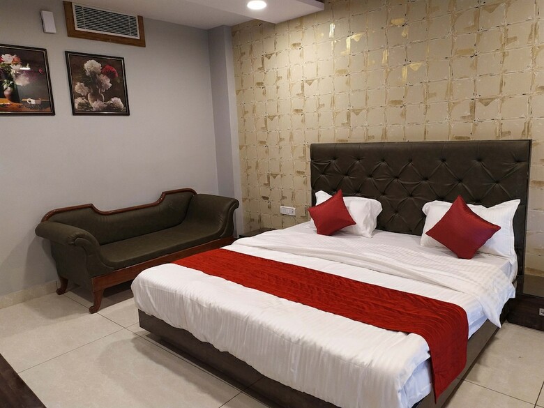 Hotel The Lake Borbon