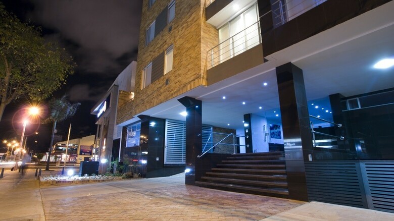 122 Plaza Apartahotel
