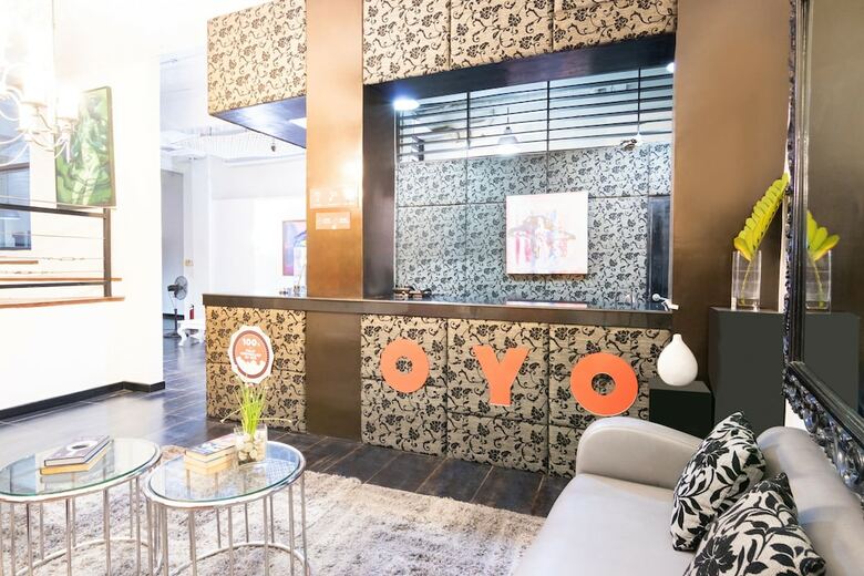 Oyo 185 Seven Suites Observatory Hotel