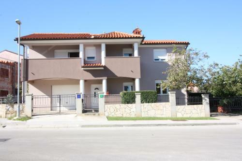 Apartments Ema