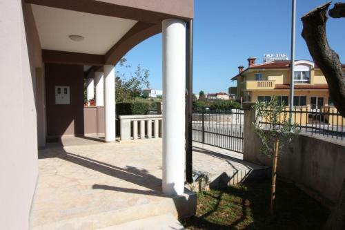 Apartments Ema