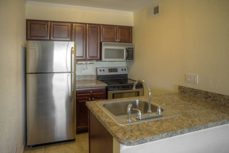 Aparthotel Sailport Waterfront Suites