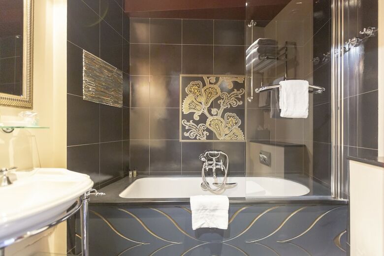 Hotel H�tel  Du Beaumont