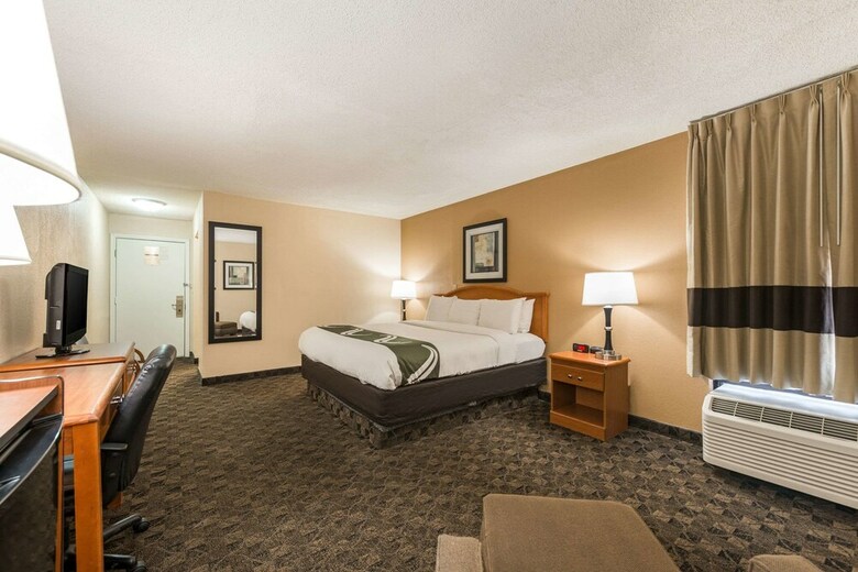 Hotel Quality Inn & Suites
