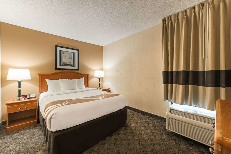 Hotel Quality Inn & Suites