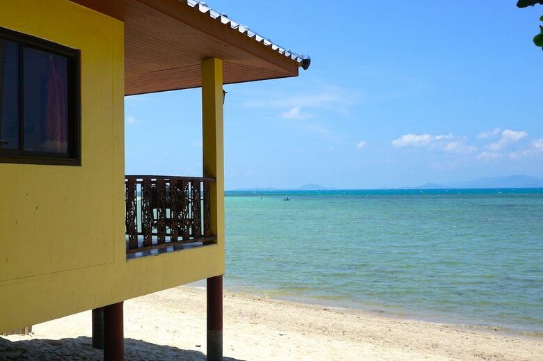 Hostal The Beach Village - Hostel