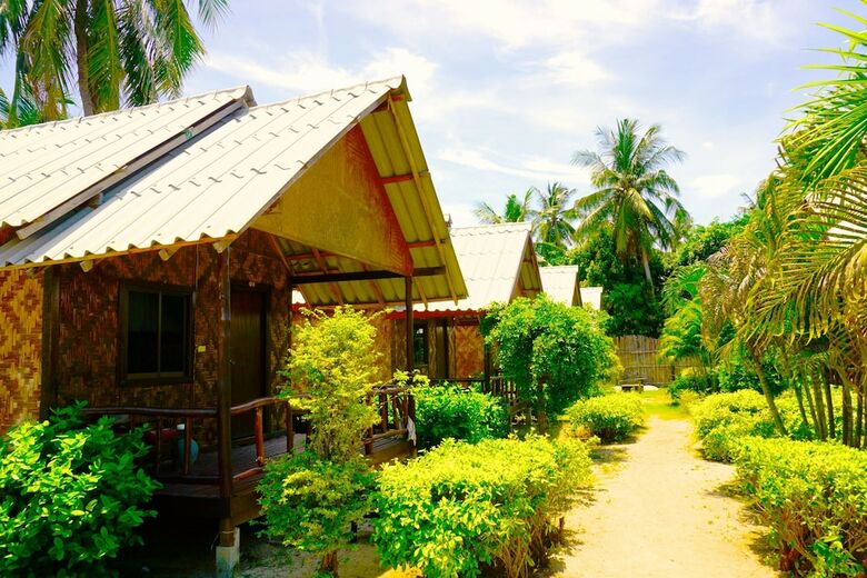 Hostal The Beach Village - Hostel