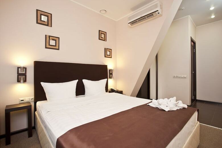 Inside Business Hotel