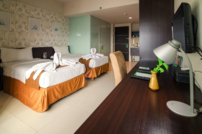 Hotel The Square Surabaya