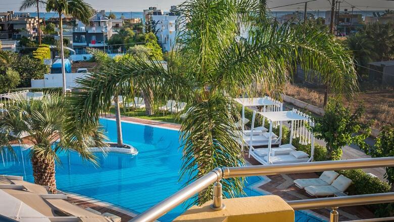 Parthenis Hotel & Suites