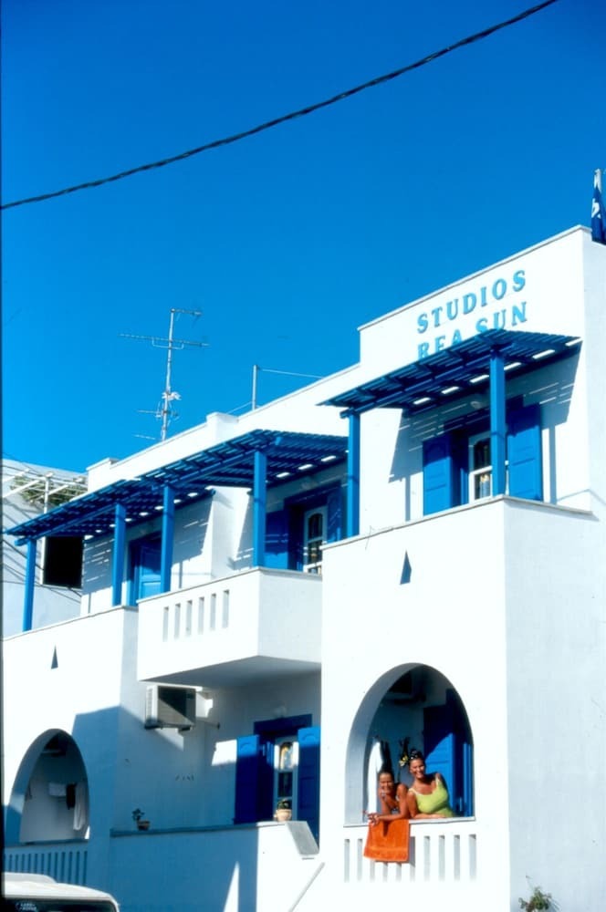 Rea Sun Hotel Studios Apartments