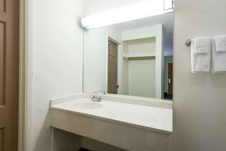 Hotel Super 8 By Wyndham Junction City