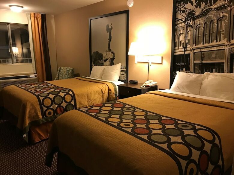 Hotel Super 8 By Wyndham Junction City