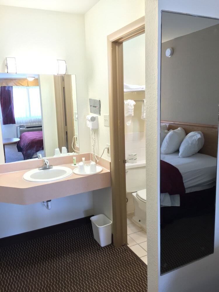 Hotel Super 8 By Wyndham Junction City
