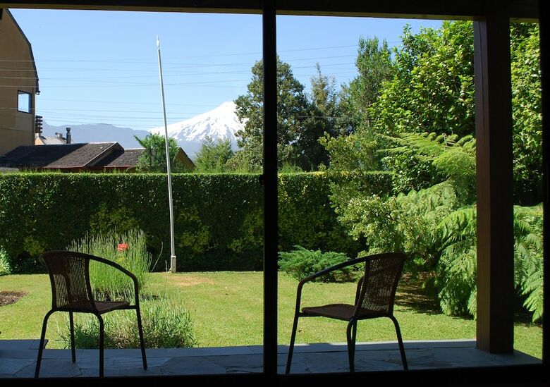 Frontera Pucon Hostel B&B